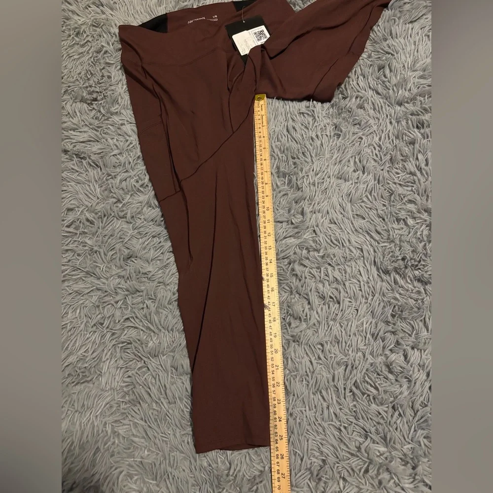 Arc'teryx Women's Leggings in Rich Brown - Picture 5 of 7